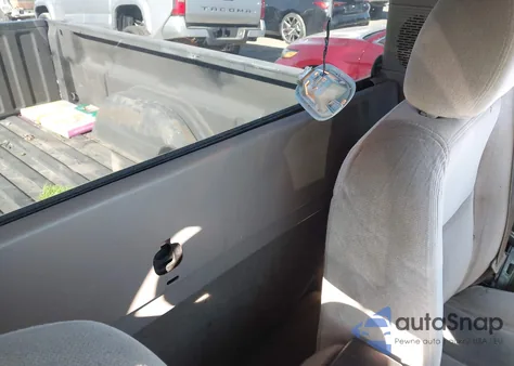 2005 GMC Sierra 1500 z USA, uszkodzony, nr VIN 1GTEC14X05Z357143